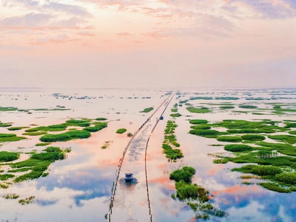 Hồ Bà Dương Giang Tây: Vẻ đẹp thiên nhiên hoang sơ và hùng vĩ