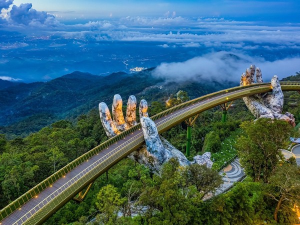 Biểu tượng du lịch độc đáo của Bà Nà Hill