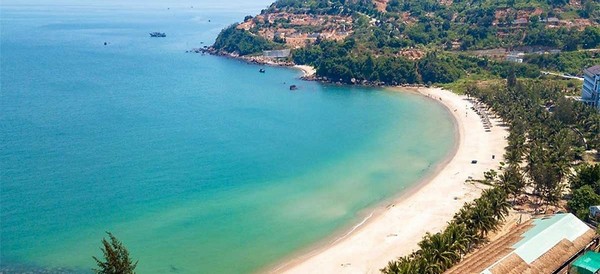 Bãi Nam – một trong những bãi biển quyến rũ nhất của Sơn Trà