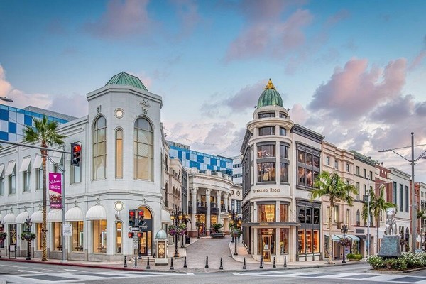 Rodeo Drive, đại lộ danh tiếng với những cửa hàng xa xỉ