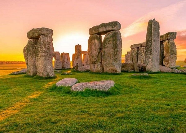 Stonehenge, một trong những kỳ quan kiến trúc đá nổi tiếng nhất thế giới