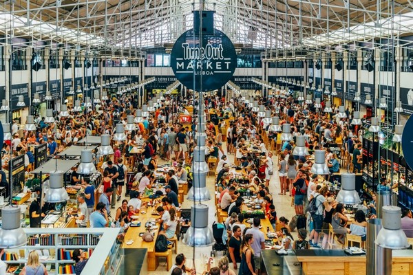 Time Out Market, tọa lạc ngay dưới chân Cầu Brooklyn
