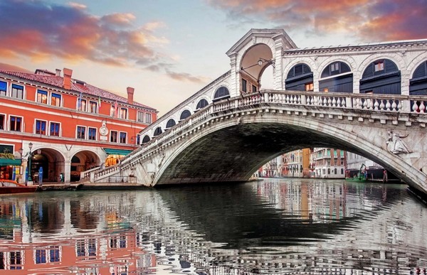 Cầu Rialto, một kiệt tác kiến trúc thời Phục Hưng