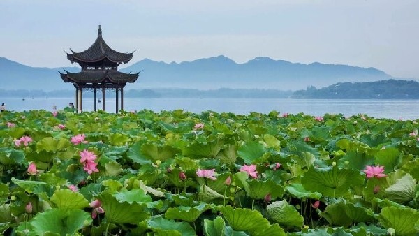 Tham quan những địa điểm nổi tiếng khác