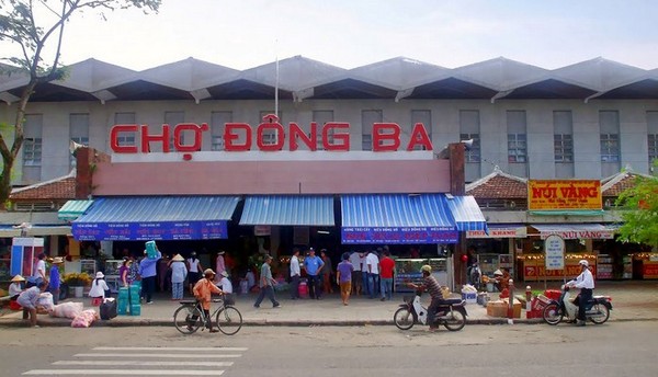 Nếu có dịp ghé thăm Huế mộng mơ, du khách không thể bỏ qua Chợ Đông Ba