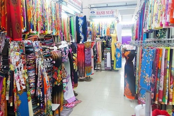 Quần áo tại chợ Hàn