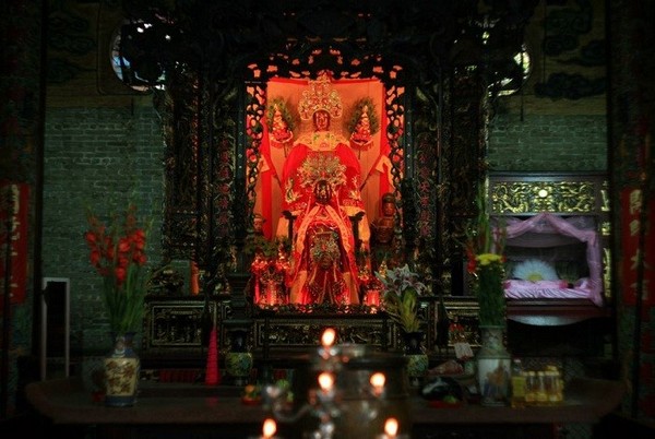 Du khách còn có thể tham gia vào các hoạt động khác tại chùa Bà Thiên Hậu