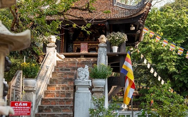 Chùa Một Cột gây ấn tượng mạnh mẽ với lối kiến trúc “độc nhất vô nhị”