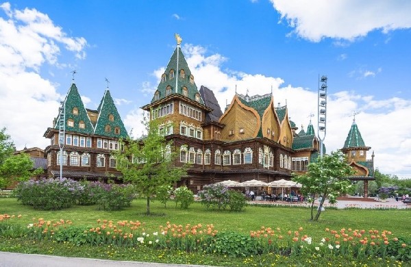 Kolomenskoye, một ốc đảo xanh mát nằm cách trung tâm Moscow