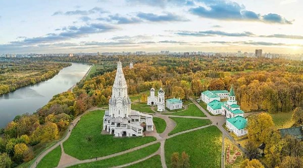 Công viên Kolomenskoye trải rộng trên diện tích 390 hecta