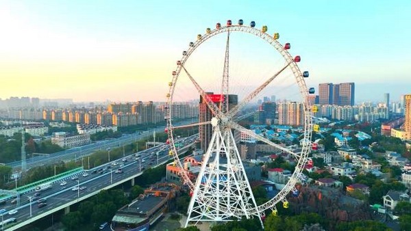 Vòng đu quay khổng lồ Thượng Hải, với chiều cao ấn tượng 108 mét