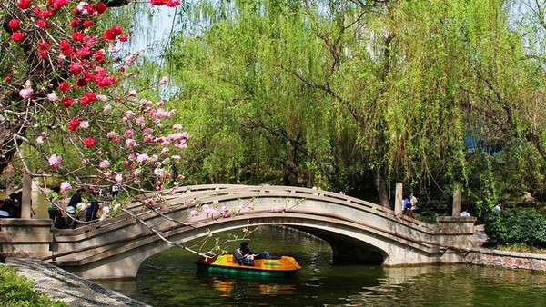 Công Viên Nhân Dân Thành Đô tự hào sở hữu những cảnh quan thiên nhiên tuyệt mỹ