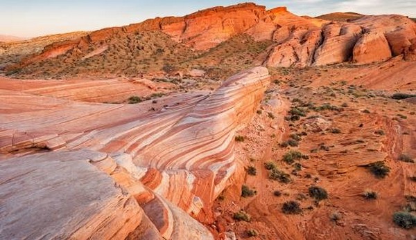 Công viên tiểu bang Valley of Fire được thành lập vào năm 1935