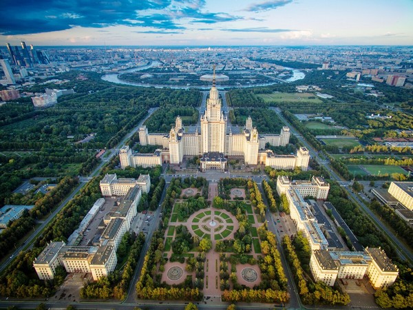 Khuôn viên rộng lớn