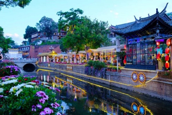 Tên gọi Đại Nghiên cổ trấn vốn xuất phát từ hình thể địa lý đặc biệt của vùng đất này