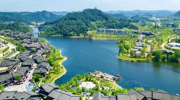 Khí hậu tại Đan Trại Vạn Đạt thuộc kiểu ôn đới với bốn mùa chuyển giao rõ rệt