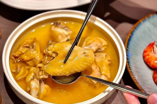 Gà Huadiao mang đến trải nghiệm ẩm thực tuyệt vời.