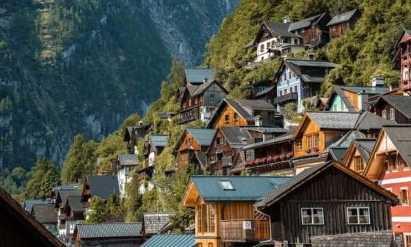 Du khách say đắm Hallstatt - ngôi làng cổ tích đẹp nhất thế giới ở Áo
