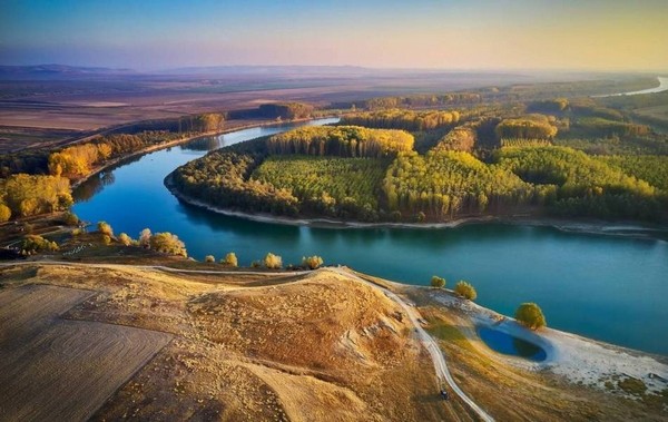 Romania có khí hậu ôn đới, với bốn mùa rõ rệt