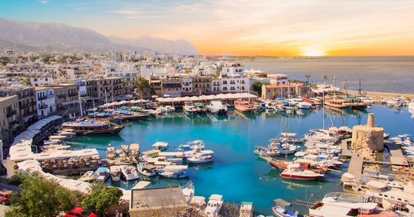 Nicosia là nơi giao thoa giữa hai nền văn hóa Hy Lạp và Thổ Nhĩ Kỳ