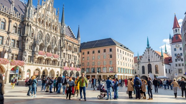 Quảng trường Marienplatz là trái tim của thành phố Munich, Đức