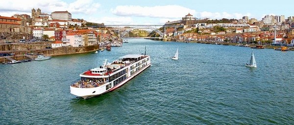 Du thuyền trên sông Douro chắc chắn sẽ là lựa chọn không thể bỏ qua