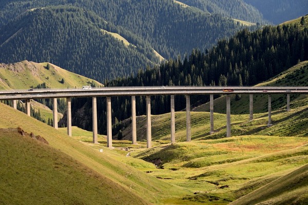 Đường cao tốc G30 giữ vị thế là con đường cao tốc dài nhất Trung Quốc