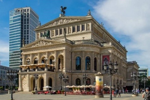 Nhà hát Opera Frankfurt là biểu tượng văn hóa, lịch sử của nước Đức