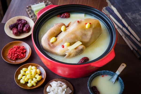Gà hầm bạch quả đã trở thành biểu tượng ẩm thực