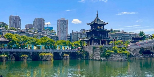 Giáp Tú Lầu luôn là một cái tên nổi bật, thu hút đông đảo du khách
