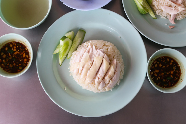 Go Ang Pratunam món cơm gà đặc biệt chỉ có ở Thái Lan