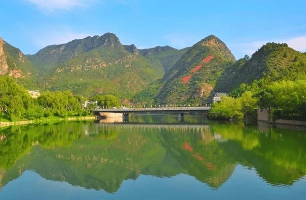 Hẻm núi Long Khánh là địa điểm lý tưởng để tham gia nhiều hoạt động hấp dẫn
