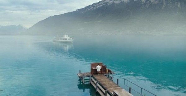 Di chuyển bằng xe buýt hoặc tàu hỏa đến Hồ Brienz vô cùng thuận tiện