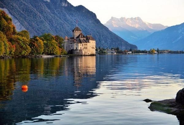 Quý khách có thể ghé thăm Hồ Brienz vào bất kỳ thời điểm nào trong năm