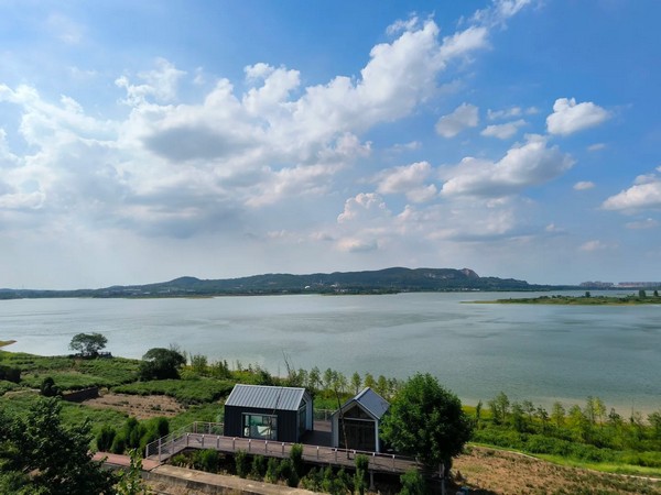 Thời điểm lý tưởng nhất để ghé thăm Hồ Jinniu là vào mùa xuân và mùa thu