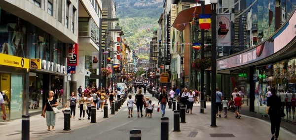 Nhà nước Andorra nhỏ bé những phát triển cực thịnh vượng