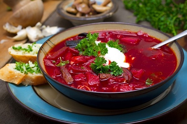 Soup củ cải đỏ (borscht) sẽ mang đến những trải nghiệm vị giác khó quên