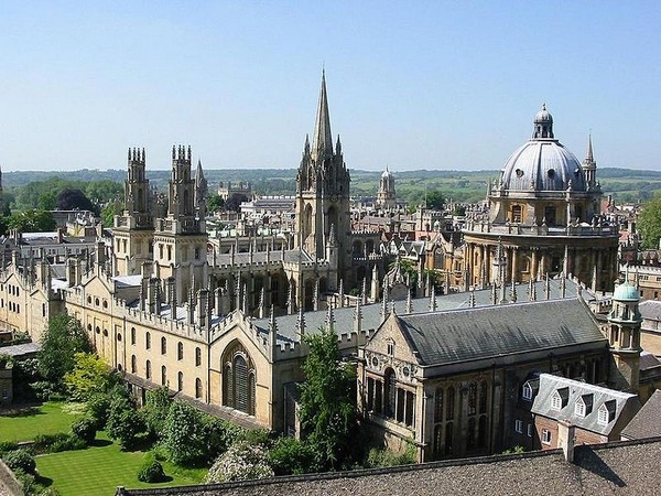 Tthành phố Oxford chính là lựa chọn hoàn hảo cho chuyến du lịch Anh