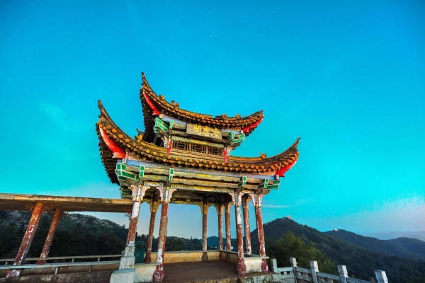 Khu thắng cảnh Tây Sơn tại Côn Minh chính là một điểm đến tuyệt mỹ