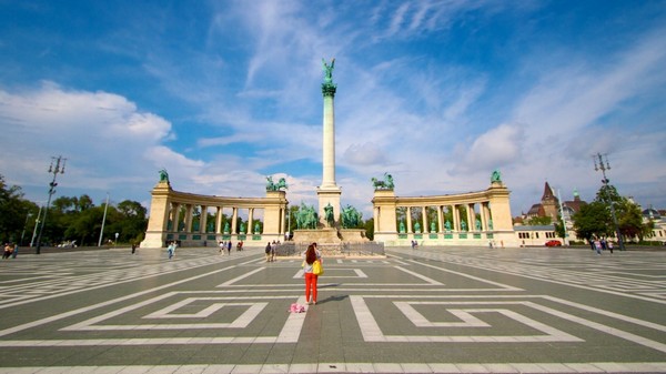 Quảng Trường Anh Hùng (Hősök tere) của Budapest
