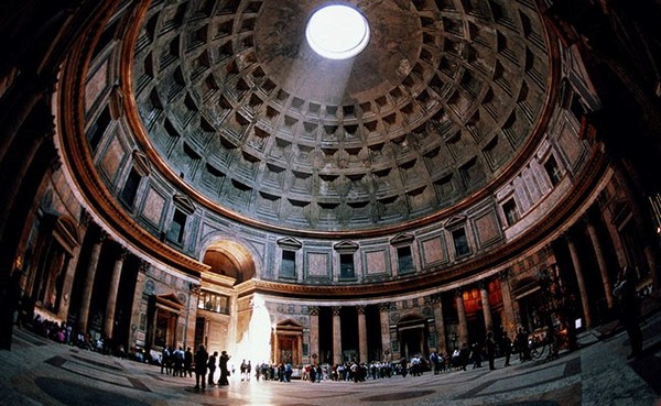 Đền Pantheon được xem là một trong những di tích cổ đại được bảo tồn tốt nhất tại Ý