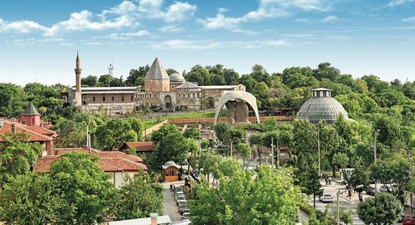 Công viên đồi Alaaddin, một địa điểm du lịch nổi tiếng với khung cảnh thiên nhiên tươi đẹp