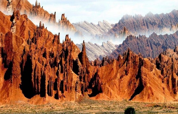 Dòng chảy thời gian đã để lại tại Kuqa những tầng di tích khảo cổ vô cùng giá trị