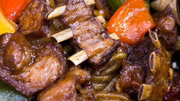 Thịt cừu tại Kuqa có độ ngọt thanh và hương vị đặc trưng