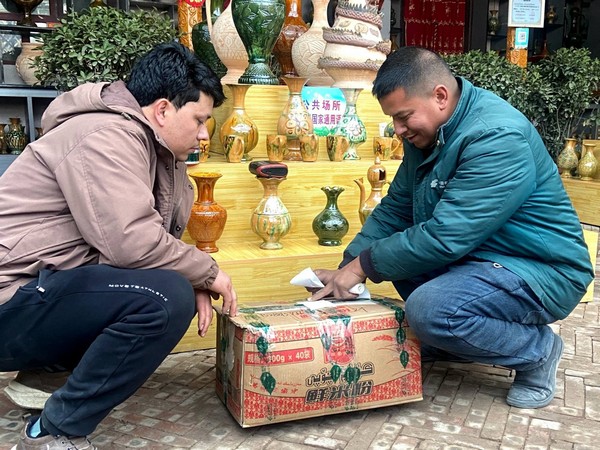 Làng gốm Yengisar mang đến cho khách du lịch những hoạt động tương tác thực thụ