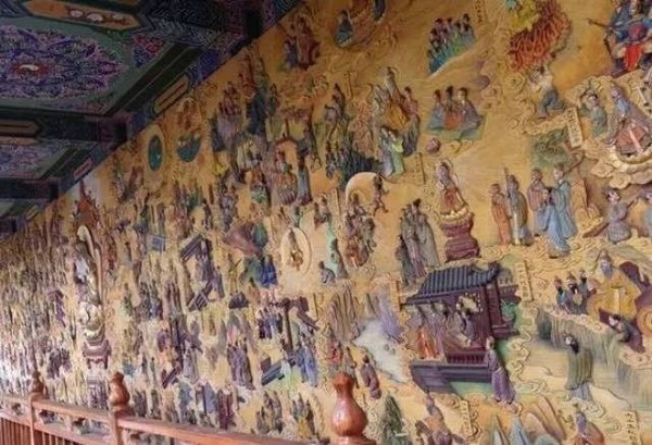 Du khách còn có cơ hội tìm hiểu về phong tục tập quán của người dân địa phương