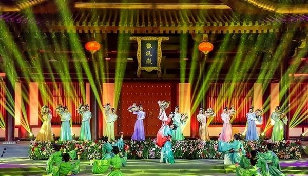 Lễ hội Hoa mẫu đơn là cơ hội chiêm ngưỡng hàng ngàn loài hoa mẫu đơn khoe sắc