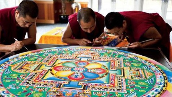Mandala là một thuật ngữ trang trọng và giàu ý nghĩa trong Phật giáo Mật tông