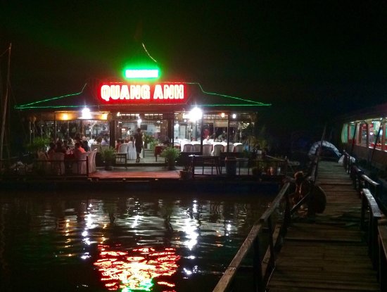 Nhà hàng Quang Anh phục vụ hải sản tươi ngon tại Cát Bà!! Tất cả đã ready rồi