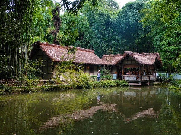 Sự yên tĩnh bao trùm tạo nên một không gian thanh bình và thư giãn